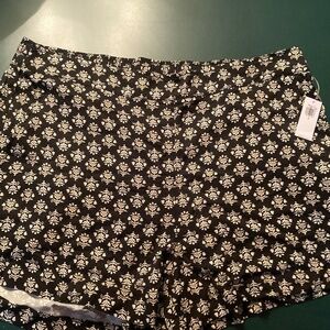 Old Navy Shorts - XL NWT